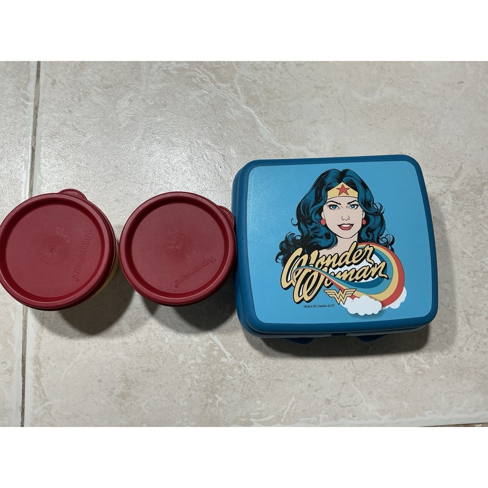 Wonder Woman Tupperware Set
